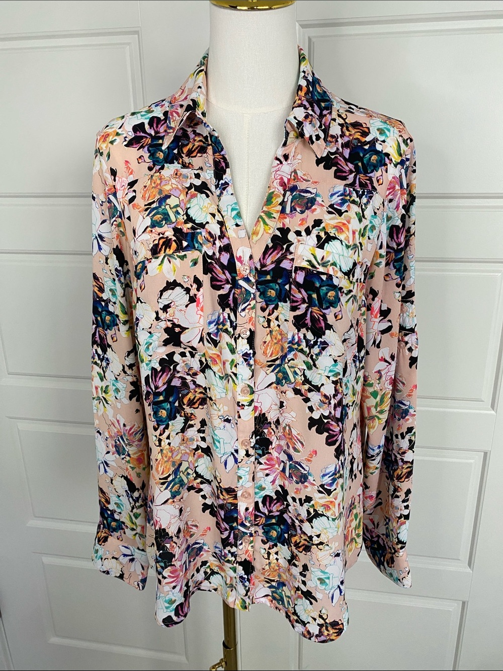 Express Portofino Shirt Large Blush Multicolor Floral Button Down Blouse